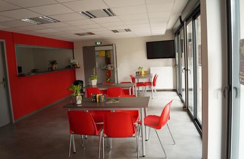 Lezignan-Corbieres Hostel | Centre International de Séjour - MJC
