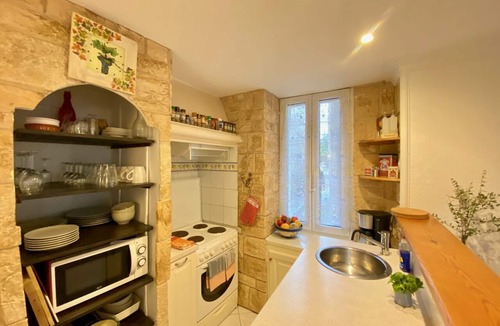 Olonzac House | Centre of Olonzac, market views, 2 bedrooms & private sunny rooftop terrace
