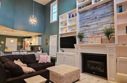 Grand Bend Cottage | Centre Street Sunshine