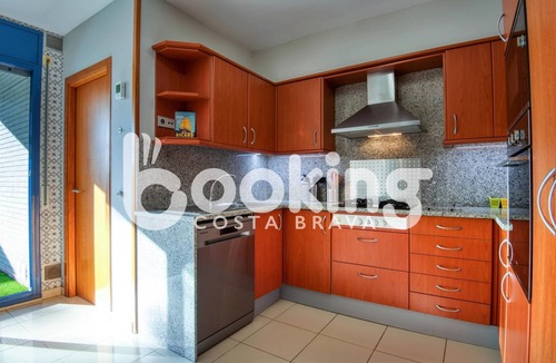 Platja d'Aro Apartment | Centric apartment for 6 person in Platja d'Aro, with pool and parking.