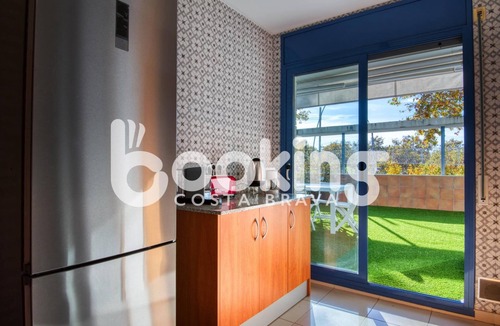 Platja d'Aro Apartment | Centric apartment for 6 person in Platja d'Aro, with pool and parking.