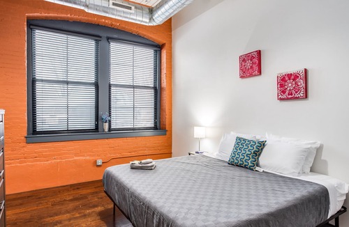Rochester Apartment | Centric NY Style Loft w/King bed