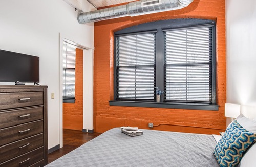Rochester Apartment | Centric NY Style Loft w/King bed