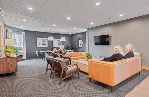 Sherwood - Tualatin South Hotel | Century Hotel