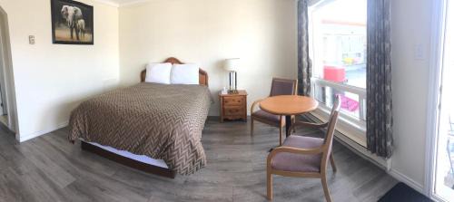 Cornwall Hotel | Century Motel