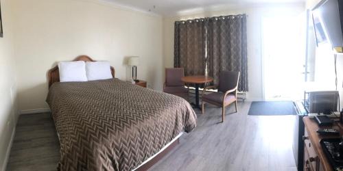 Cornwall Hotel | Century Motel