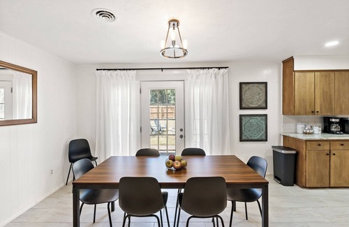College Station House | Century Oaks Trio - Easy walk to campus from from your Historic District getaway