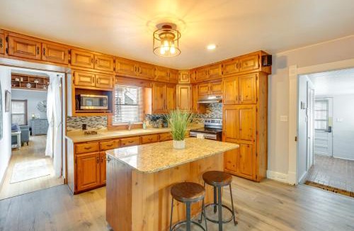 Fulton House | Century Old Farmhouse in Fulton 6 Mi to Town!