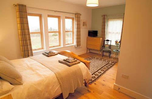 Taynuilt House | Ceo Mara Croft b&b & 2 luxury Cabins