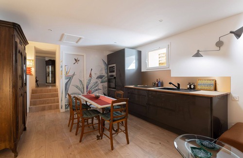 Ceret Apartment | “Céret” Apartment with Mountain View, Shared Pool and Wi-Fi