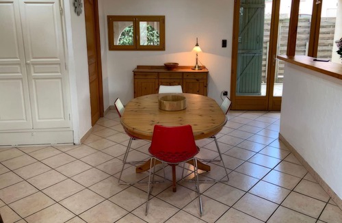 Ceret House | Ceret, beautiful spacious house, with walled garden, courtyard and BBQ.