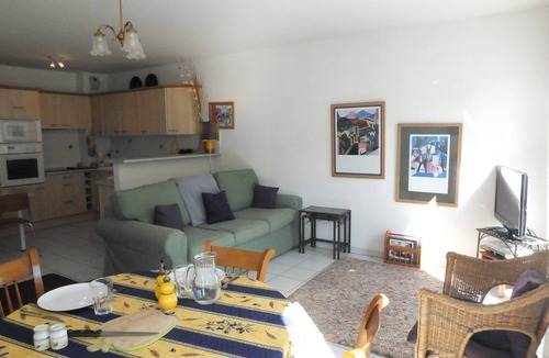 Ceret Apartment | Ceret Centre -Sun-Filled Apt, mountain views with A/C