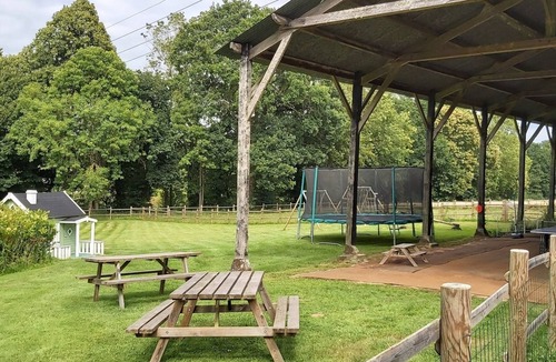 Les Champs-Geraux Cottage | Cerise, family 3 bedroom cottage