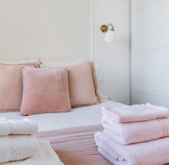 Levallois-Perret Apartment | Cerise's home - Cosy flat 15min from Paris with hot tub