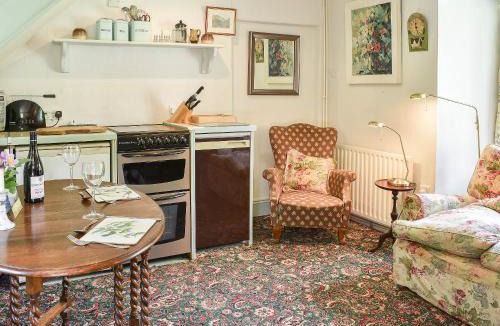 Cerne Abbas House | Cerne Abbey Cottage