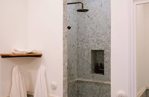 Saint-Lubin-des-Joncherets Apartment | Château Studio with Water & Park Views