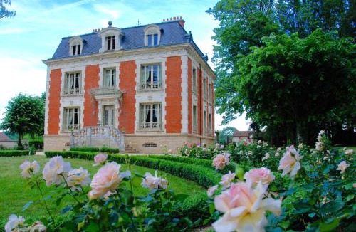 Saint-Christophe-en-Brionnais House | Château de la Chaix