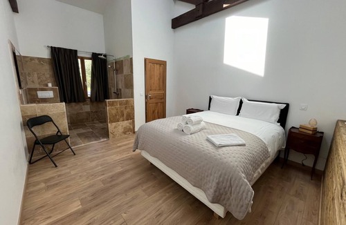 Saint-Sulpice-et-Cameyrac Hotel | Château Chatillon