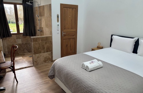 Saint-Sulpice-et-Cameyrac Hotel | Château Chatillon