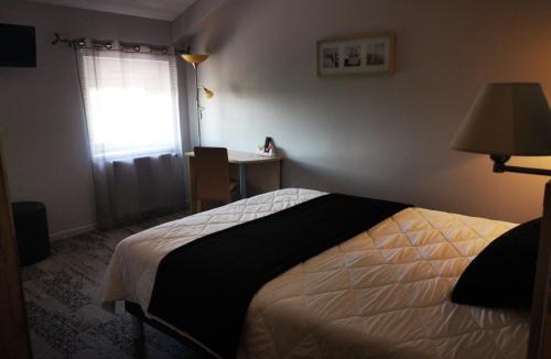 Chazelles-sur-Lyon Hotel | Château Blanchard