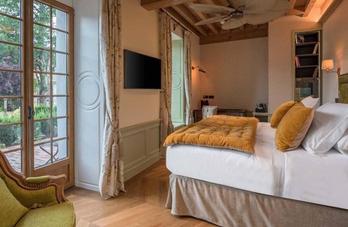 Gresy-sur-Aix Hotel | Château Brachet