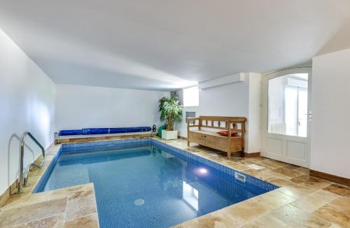 Ver-sur-Mer Apartment | Château Côte de Nacre