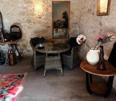 Verac Bed & Breakfast | Château Clos des Maurins