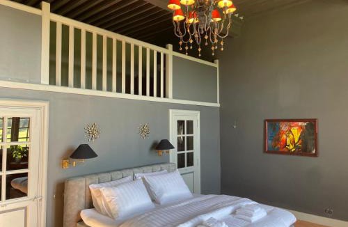 Roquelaure Bed & Breakfast | Château d'Arcamont