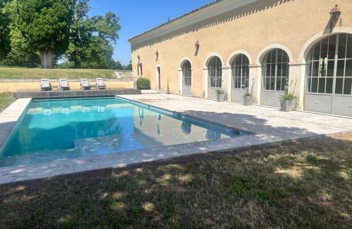 Roquelaure Bed & Breakfast | Château d'Arcamont