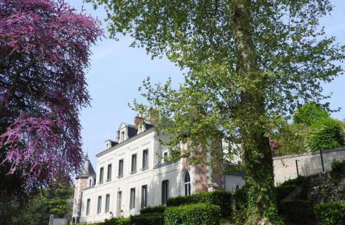 La Chaussee-Saint-Victor House | Château des Basses Roches