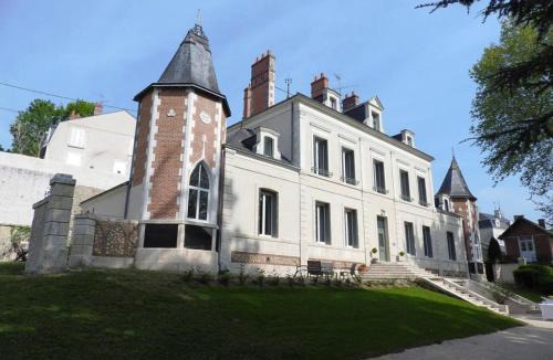 La Chaussee-Saint-Victor House | Château des Basses Roches