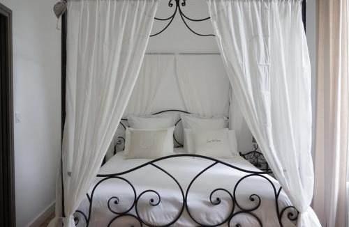 La Chaussee-Saint-Victor House | Château des Basses Roches