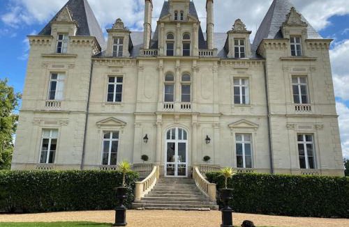 La Fontaine-Saint-Martin House | Château du Maurier