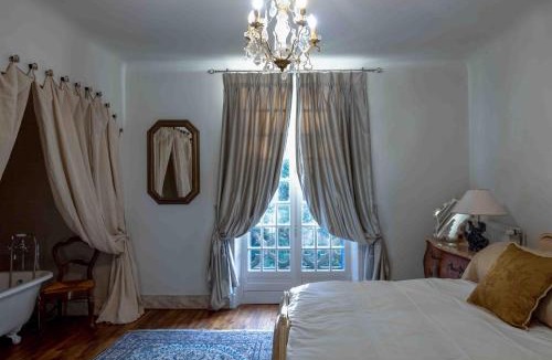 Sainte-Severe-sur-Indre Bed & Breakfast | Château de Najade
