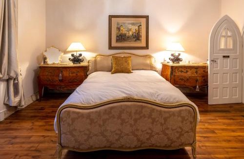 Sainte-Severe-sur-Indre Bed & Breakfast | Château de Najade