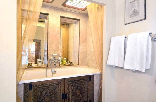 Terrasson-la-Villedieu Bed & Breakfast | Château de Gaubert - Royale