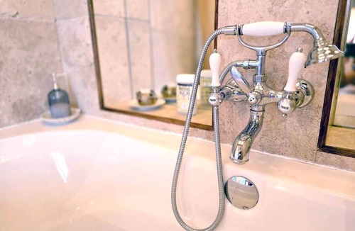 Terrasson-la-Villedieu Bed & Breakfast | Château de Gaubert - Royale