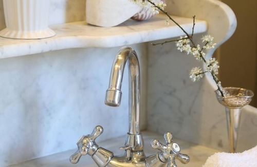 Saint-Paterne-Racan Bed & Breakfast | Château D'hodebert