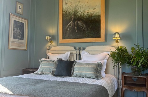 Saint-Paterne-Racan Bed & Breakfast | Château D'hodebert