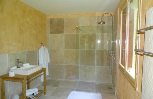 Lurcy-Levis Hotel | Château de Béguin