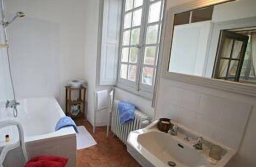 Sens-Beaujeu House | Château de Beaujeu