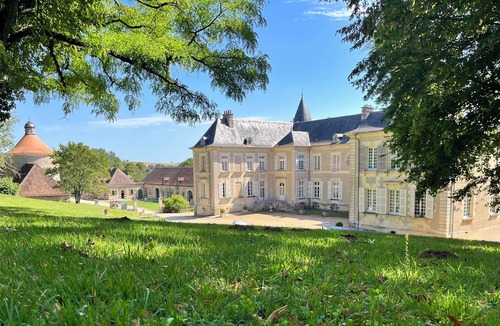 Sens-Beaujeu House | Château de Beaujeu