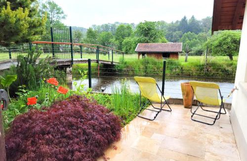 Beaumenil House | Château de Beauménil, paisible et familial