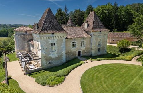Saint-Aquilin Bed & Breakfast | Château de Belet