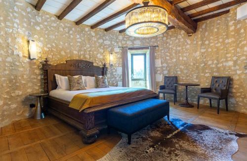 Saint-Aquilin Bed & Breakfast | Château de Belet