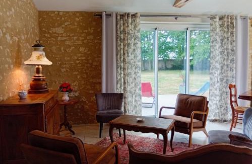 Sainte-Cecile Apartment | Château de Bellevue - La Longère proche du PuyduFou