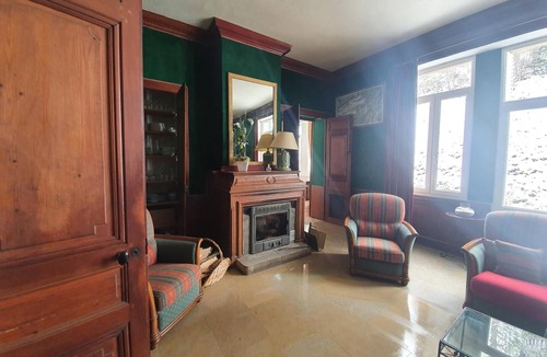 Villeneuve-de-Marc Bed & Breakfast | Château de Bonnevaux