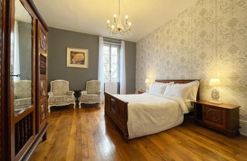 Genouillac Bed & Breakfast | Château de Bruges
