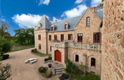 Barrais-Bussolles House | Château de Bussolles