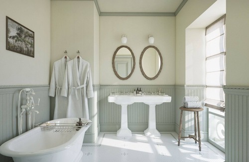 Meursault Hotel | Château de Cîteaux - Fontenille Collection